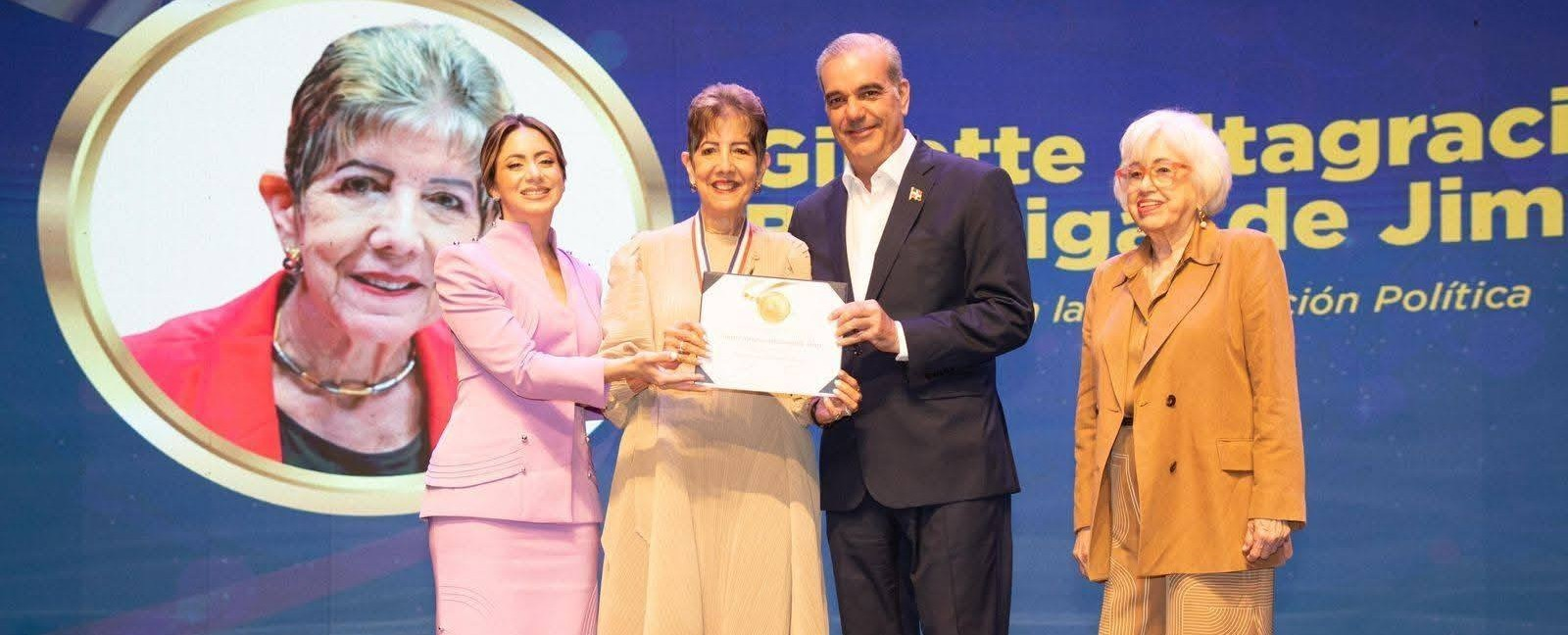 Senadora Ginette Bournigal es reconocida con la Medalla al Mérito de la Mujer Dominicana 2026