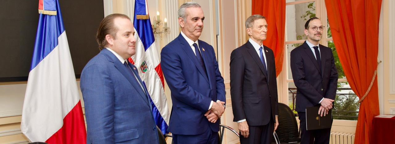 Presidente Abinader comparte con dominicanos en París y asegura Gobierno continuará brindando ayuda y oportunidades a la diáspora