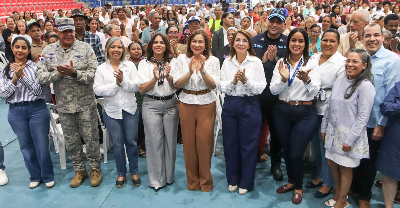 Supérate llega a las provincias de Puerto Plata y Santiago con escucha activa 1,037 personas beneficiarias de los subsidios sociales