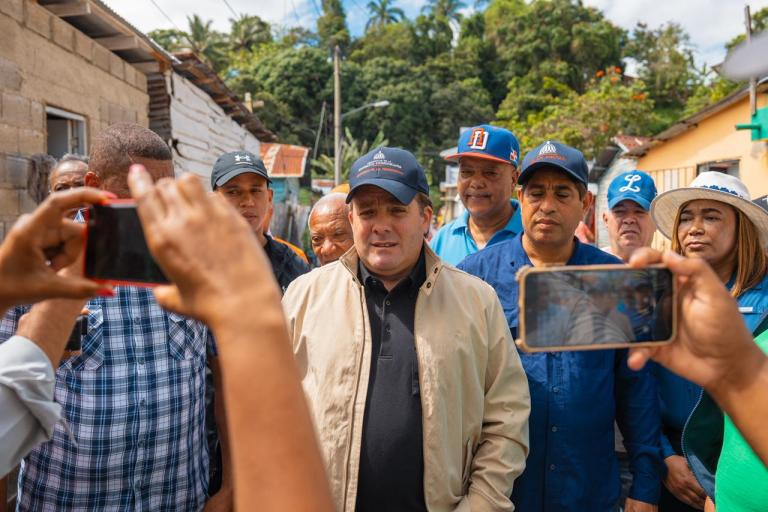 Tras lluvias, Paliza inspecciona zonas impactadas en Puerto Plata
