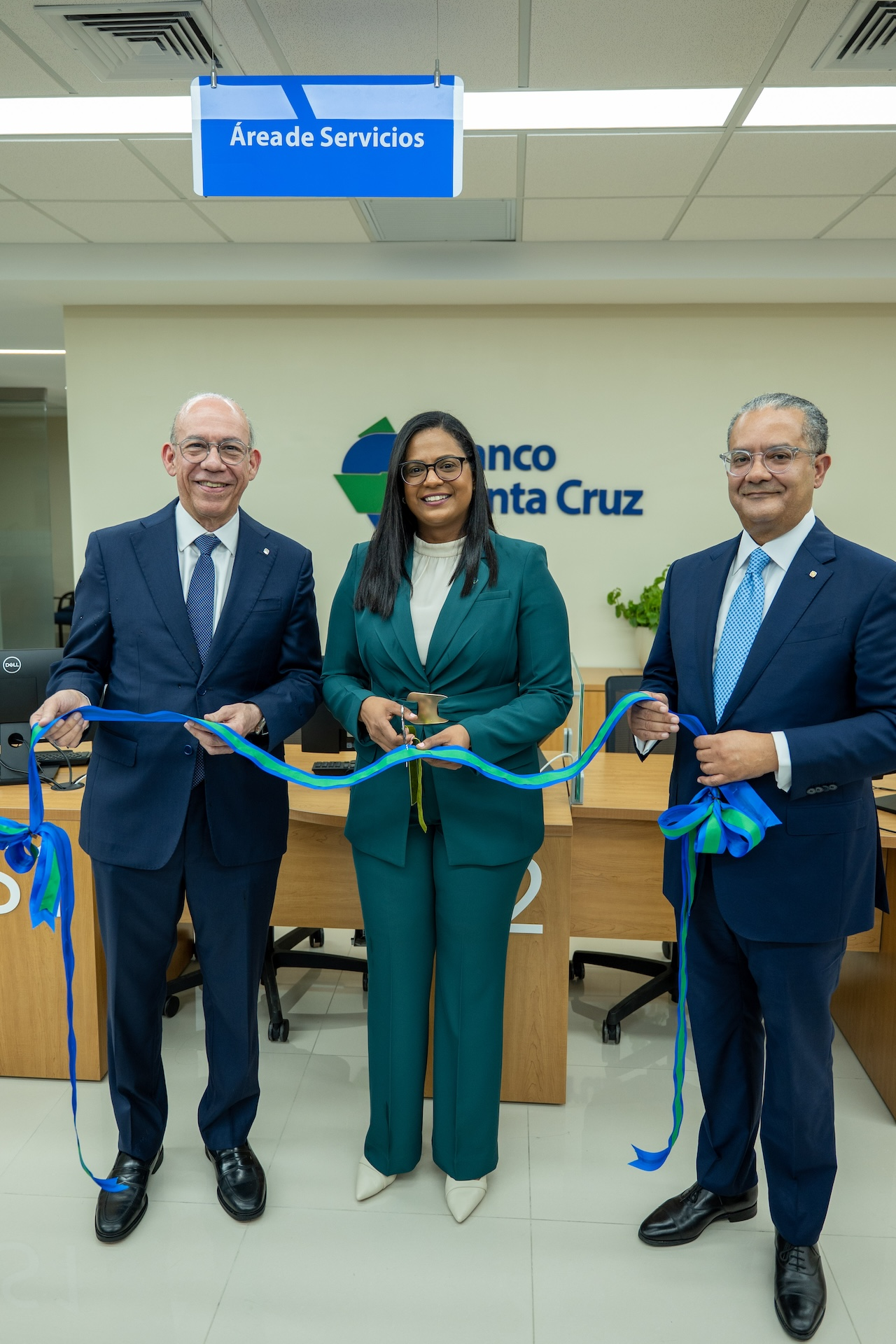 Banco Santa Cruz realiza acto de bendición de centro de negocios en Mao, Valverde