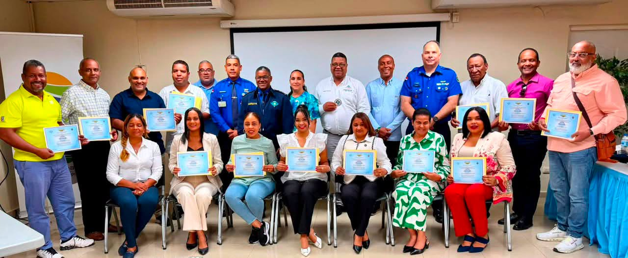 ADOMPRETUR Puerto Plata y CESAC fortalecen la formación de periodistas con taller sobre seguridad de la aviación civil