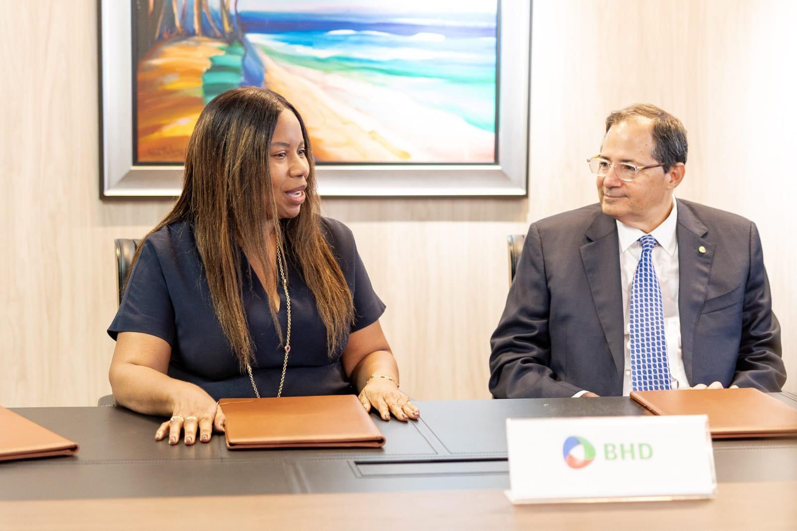IFC y BHD firman acuerdo para fortalecer el financiamiento sostenible y promover el comercio exterior en República Dominicana