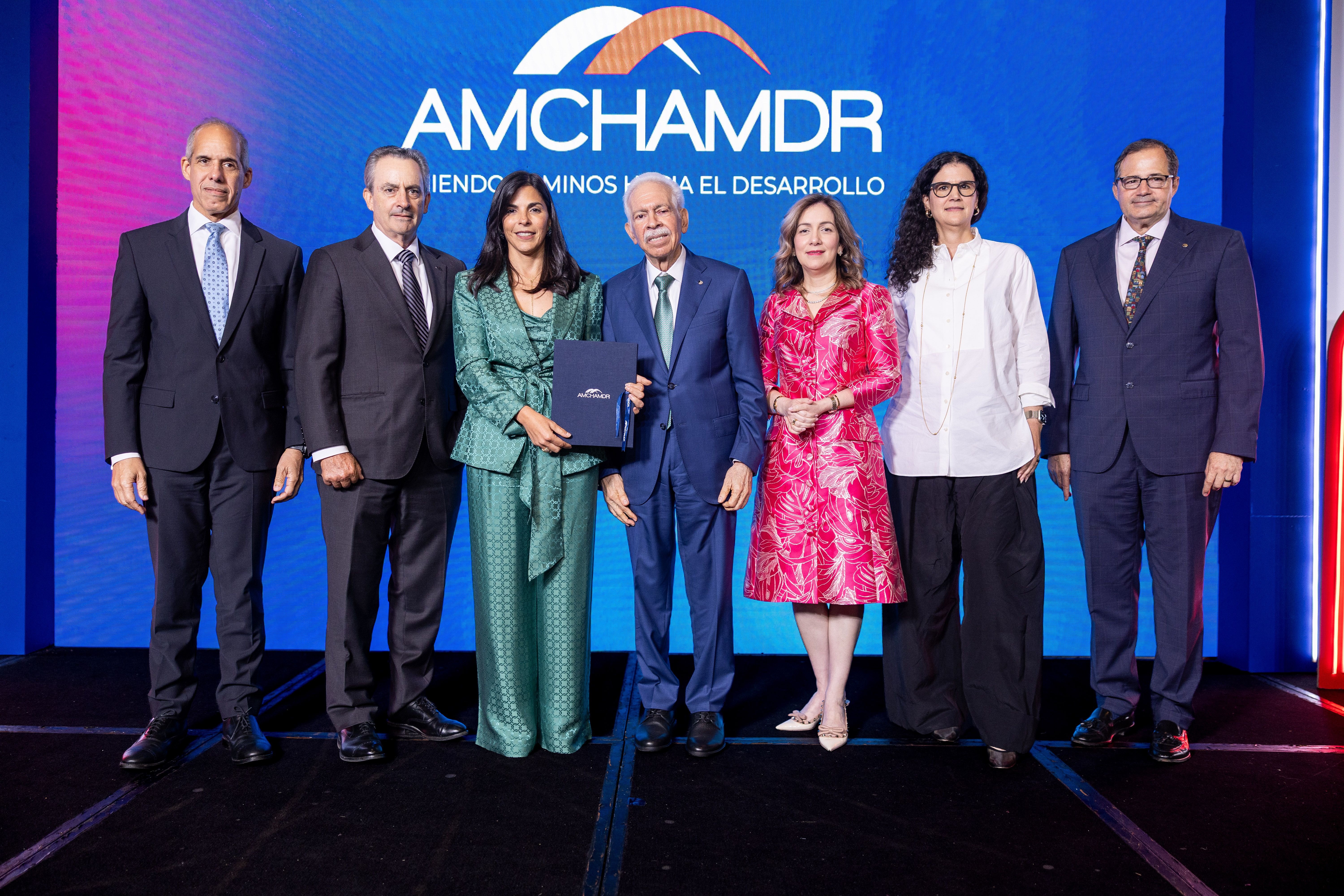 Molina Achécar propone un crecimiento económico basado en productividad, tecnología y educación