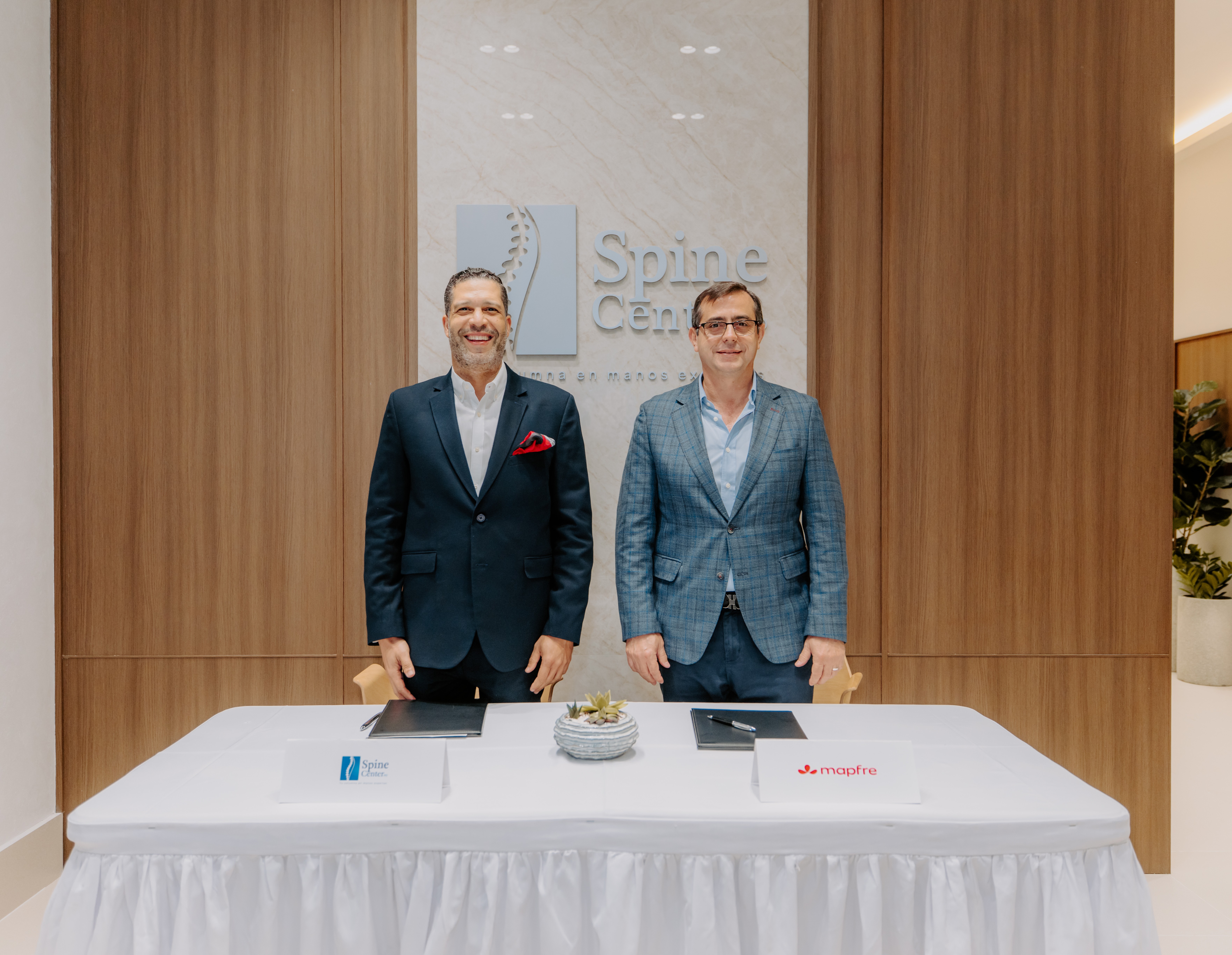 Mapfre firma acuerdo con Spine Center para ampliar el acceso a atención médica especializada
