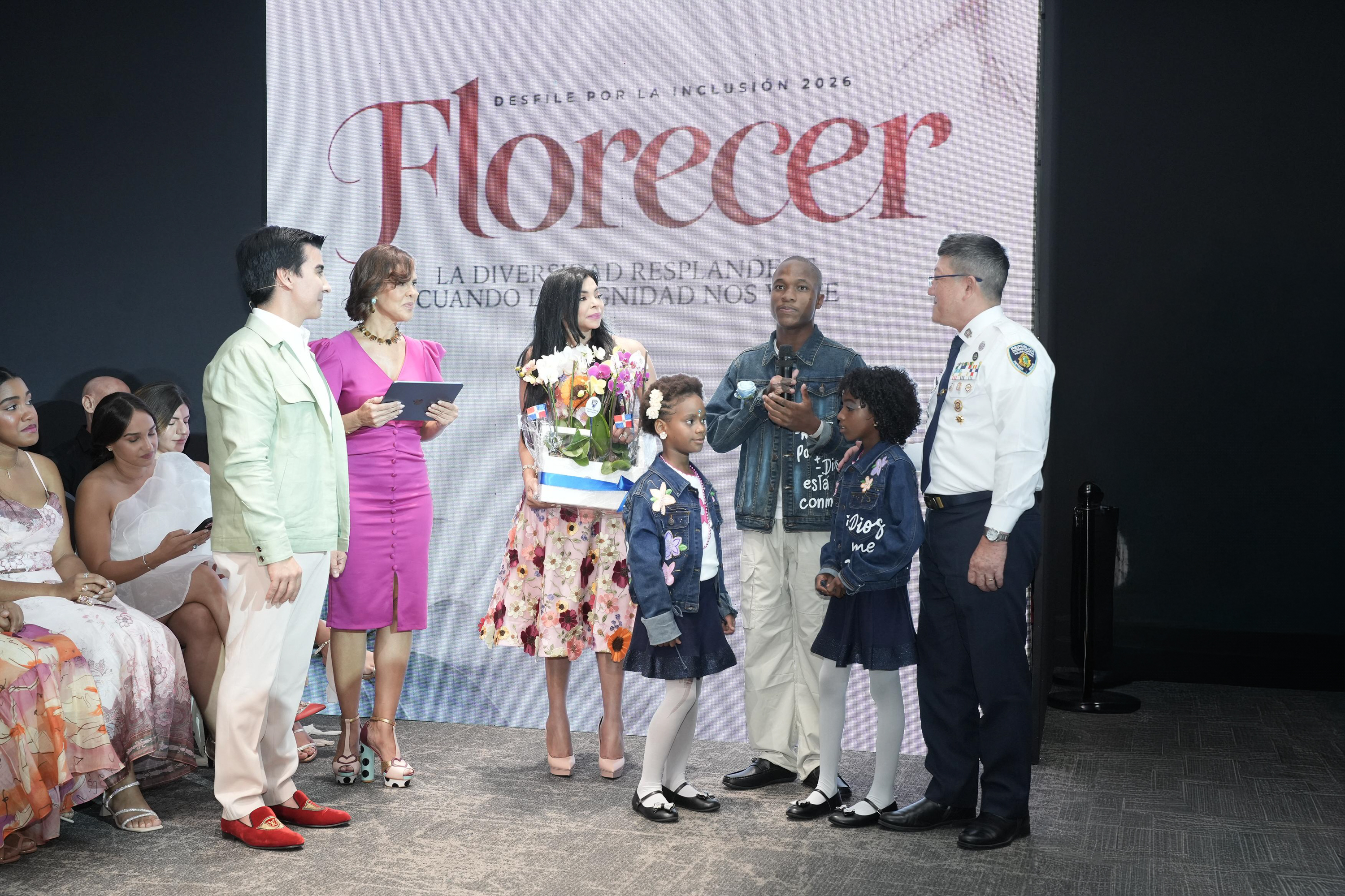 La Procuraduría y el Ministerio de Justicia encabezan el Desfile por la Inclusión «Florecer»
