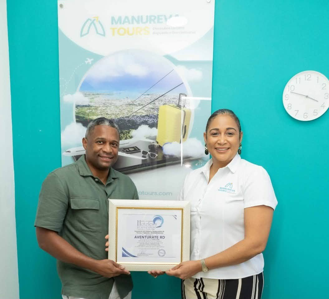 ASHORESOCA reconoce a Jakaira Cid y Manureva Tours por el éxito de AVENTÚRATE RD