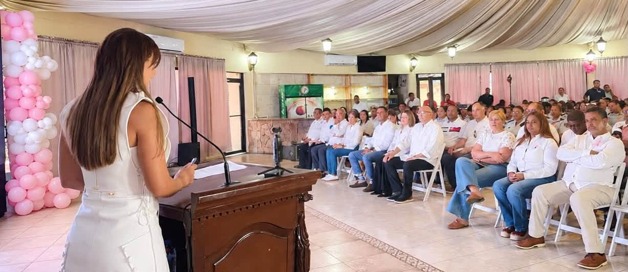 Más de 500 mujeres reciben atenciones médicas en Puerto Plata durante operativo de la Fuerza Aérea contra el cáncer de mama