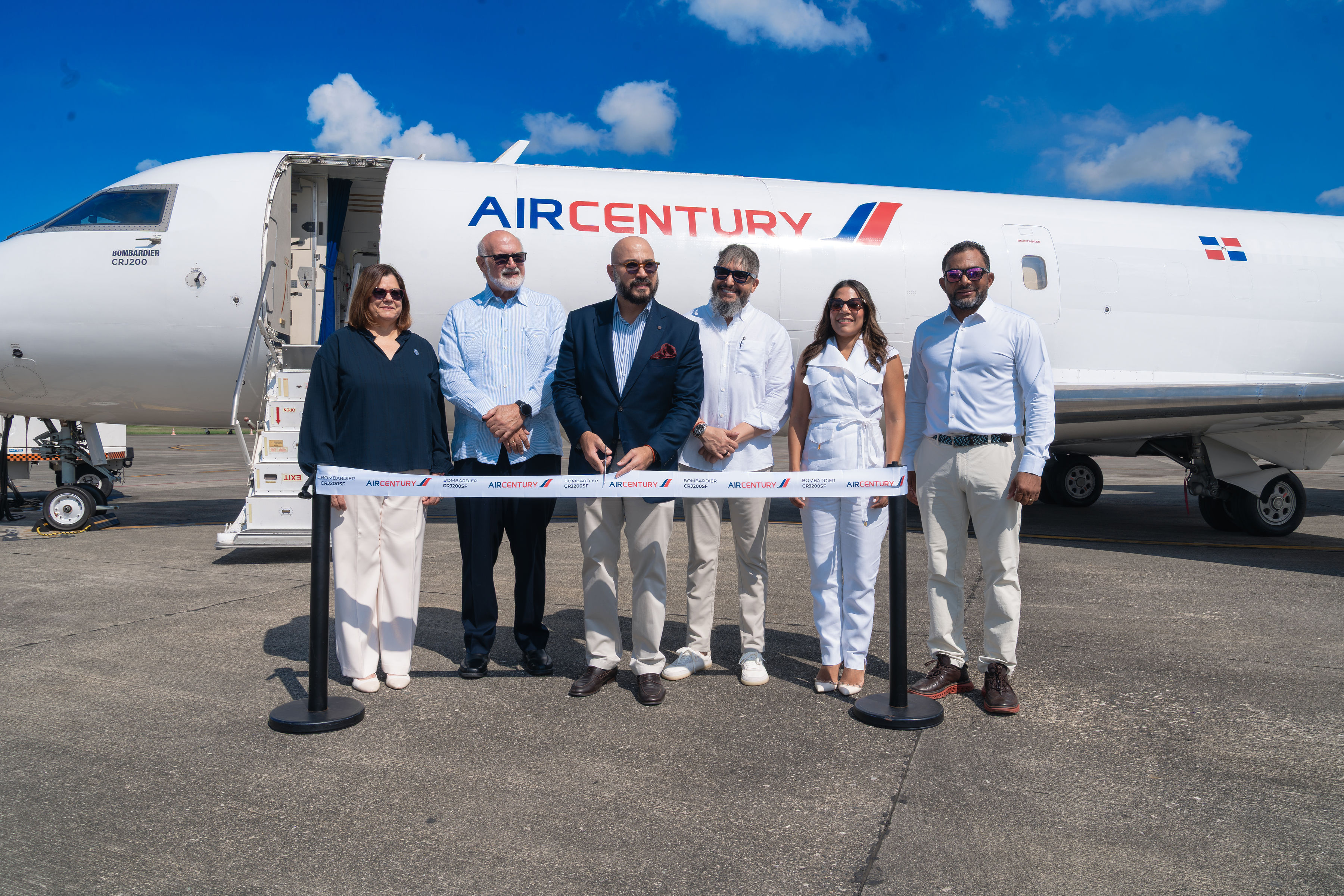 Air Century presenta su primer Bombardier CRJ200SF y abre una nueva etapa en el transporte regional de carga