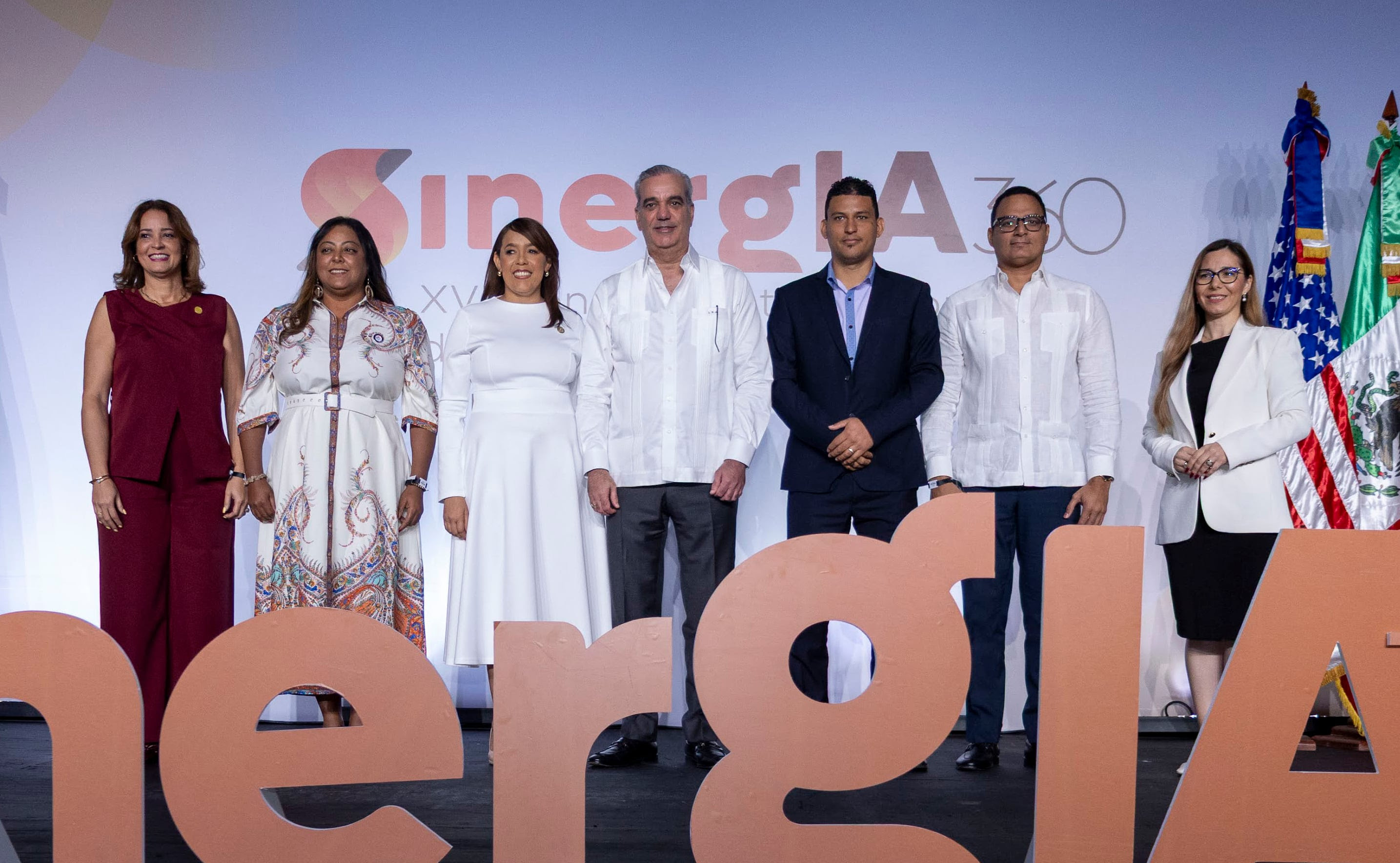 Abinader convoca al PMI República Dominicana a construir el marco normativo para los proyectos del Estado